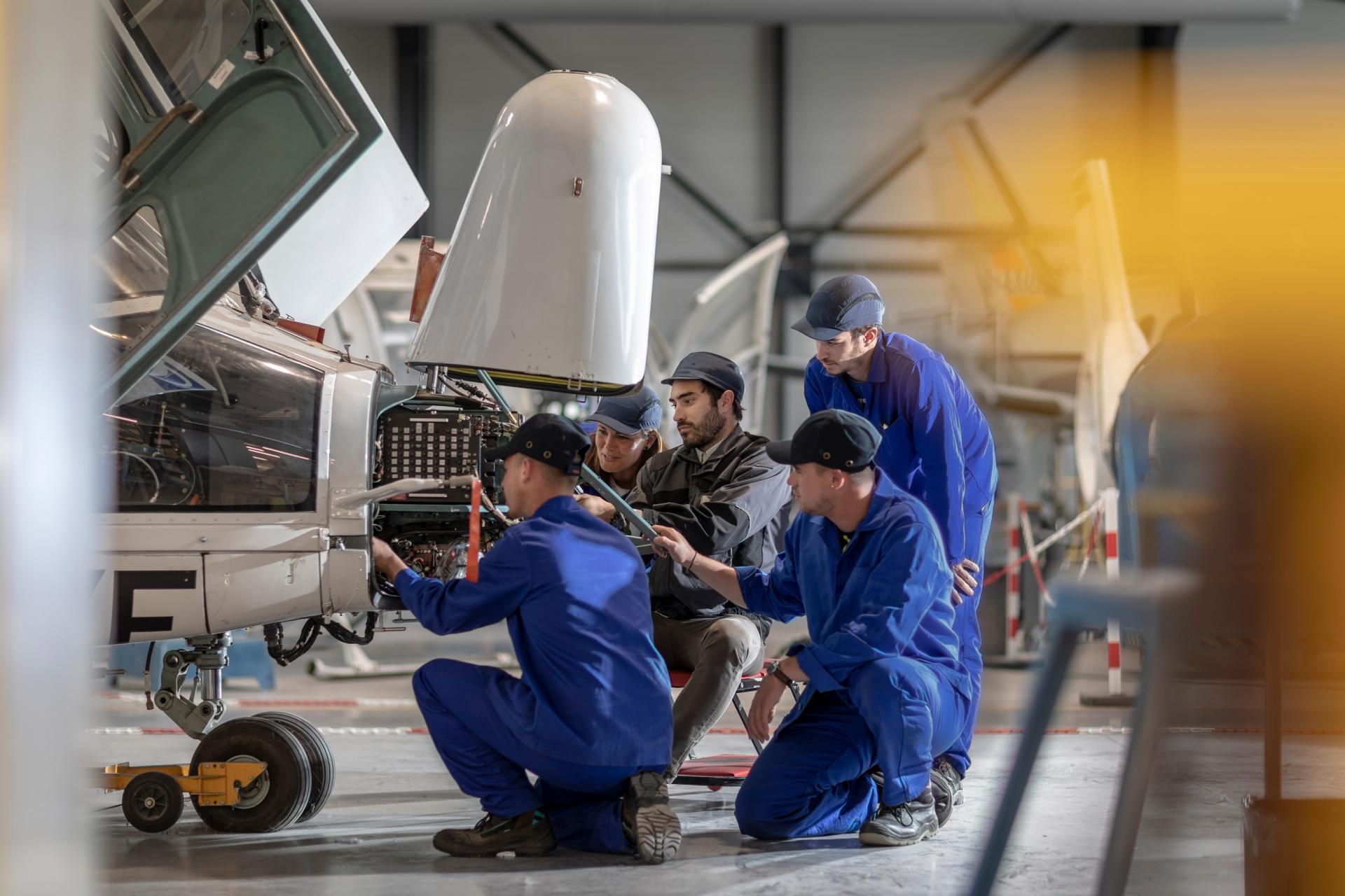 Formation aux métiers de l'aéronautique, aérostructure